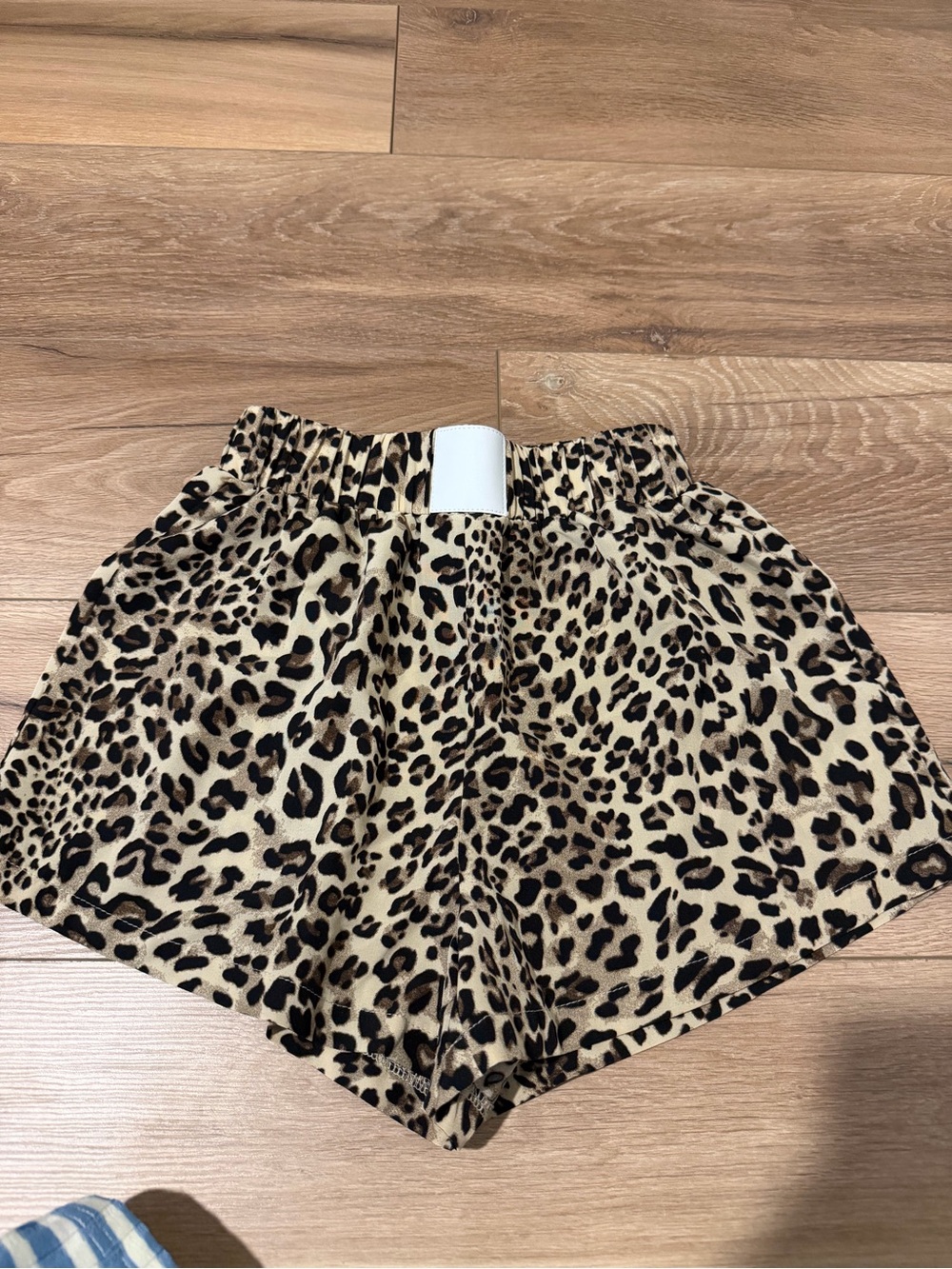 SHEIN Leopard Print Elastic Waist Athletic Shorts - Beige/Black/Brown